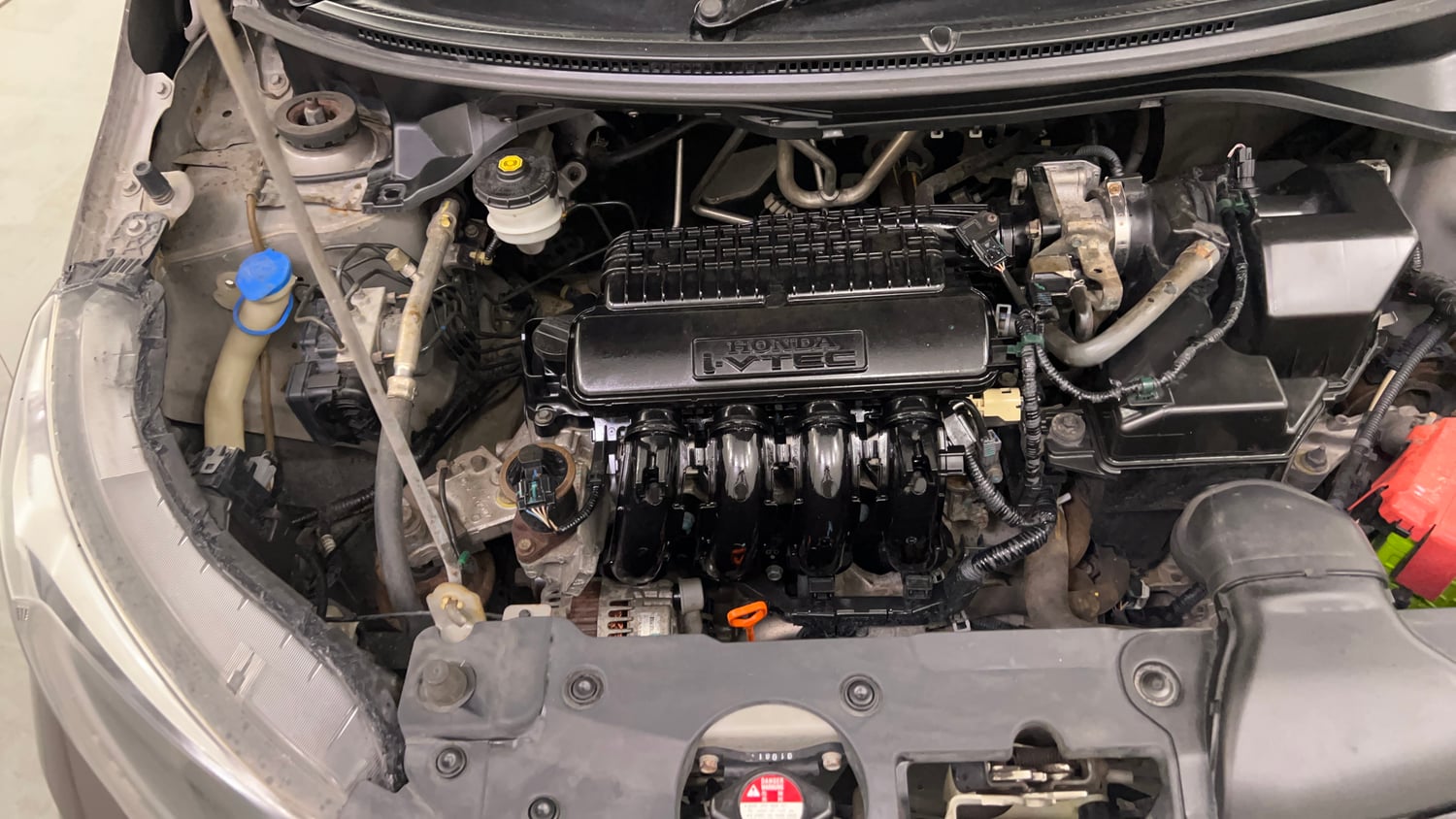 Used 2017 Honda BR-V V CVT Petrol Petrol Automatic engine ENGINE RIGHT SIDE VIEW