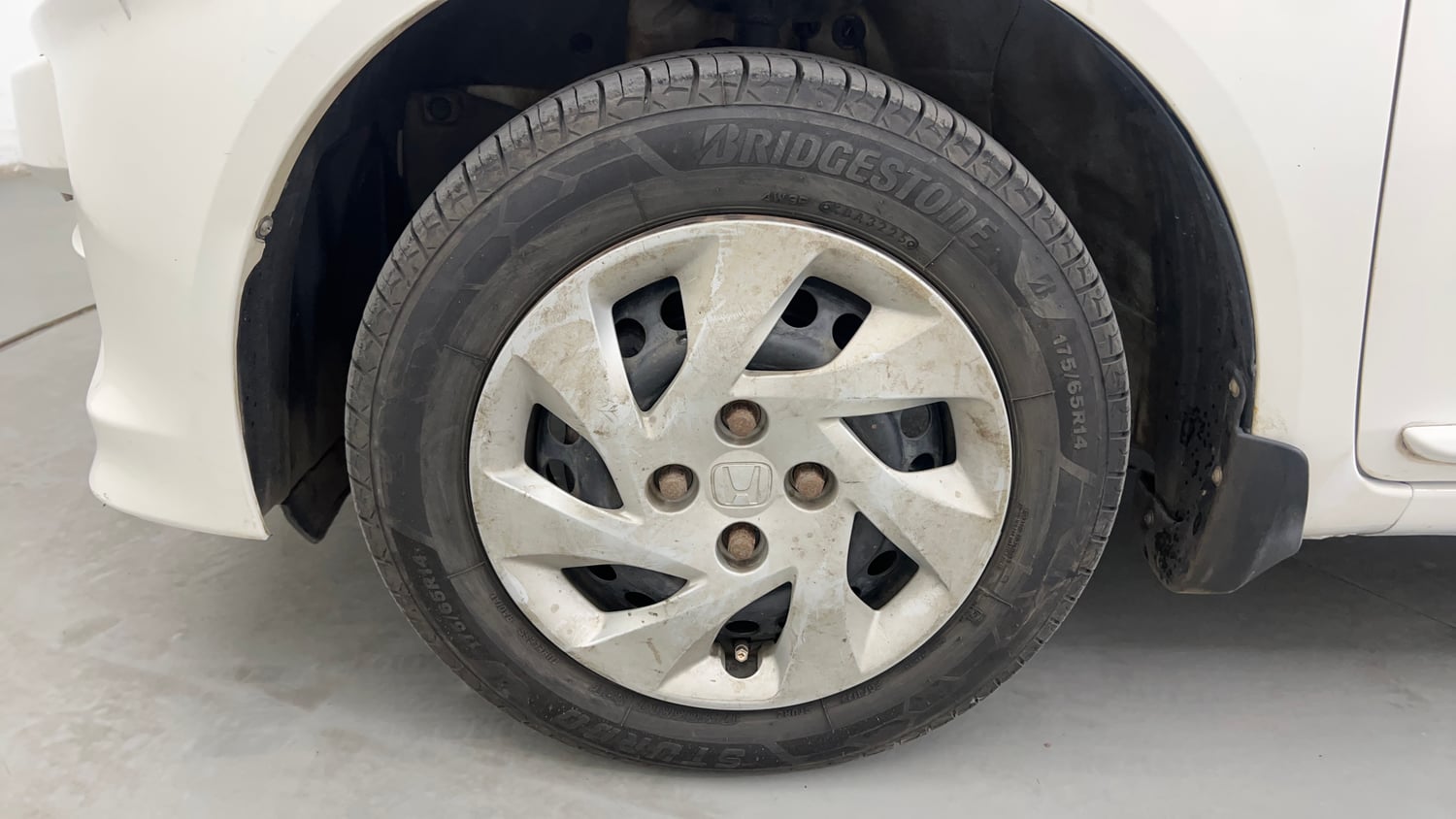 Used 2013 Honda Amaze 1.5 S i-DTEC Diesel Manual tyres LEFT FRONT TYRE RIM VIEW