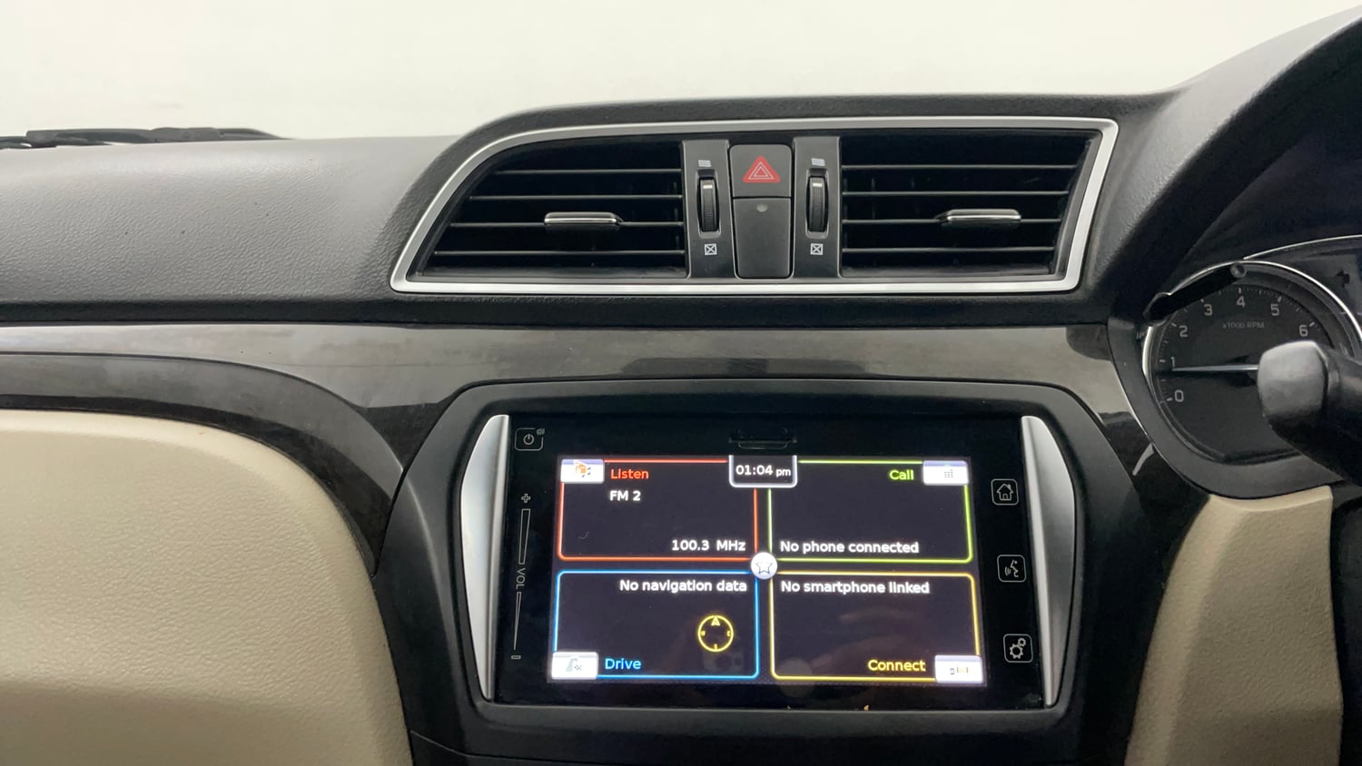Used 2017 Maruti Suzuki Ciaz Alpha 1.4 MT Petrol Manual interior MUSIC SYSTEM & AC CONTROL VIEW