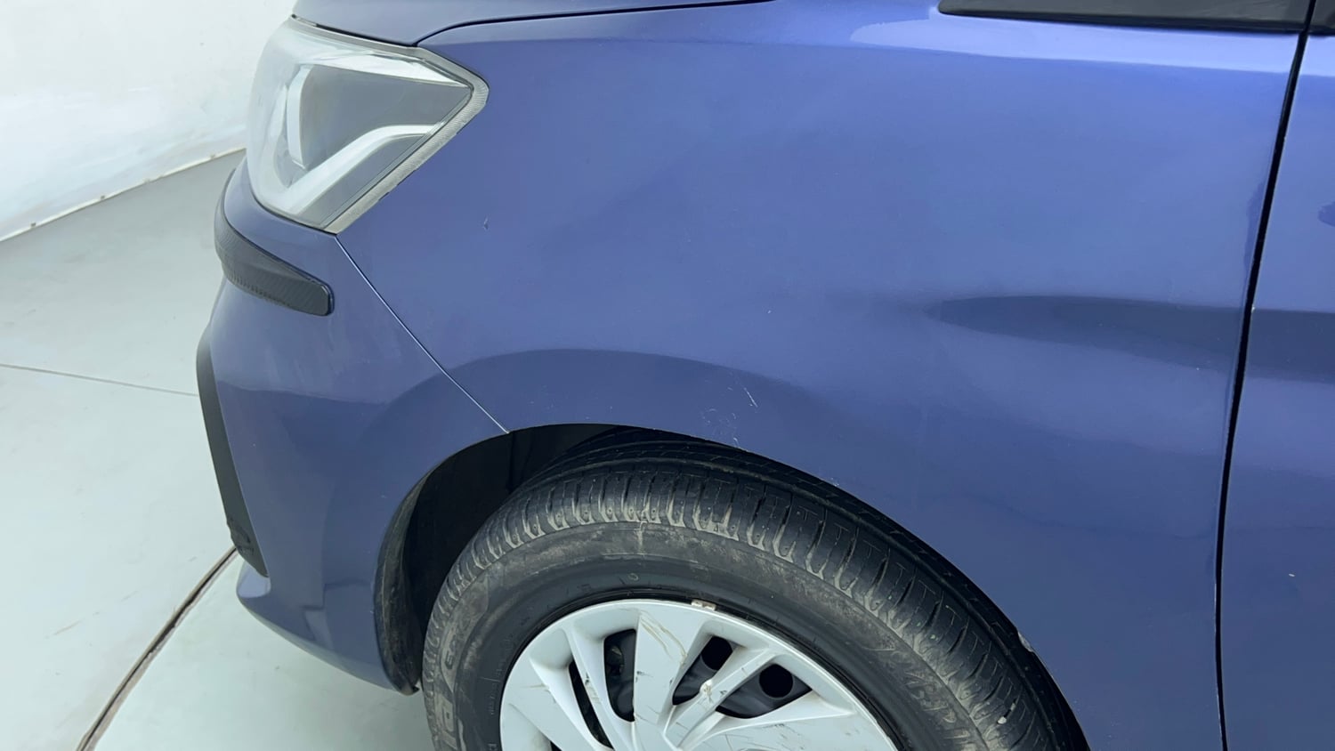 Used 2021 Maruti Suzuki Ertiga VXi CNG Cng Manual dents MINOR SCRATCH