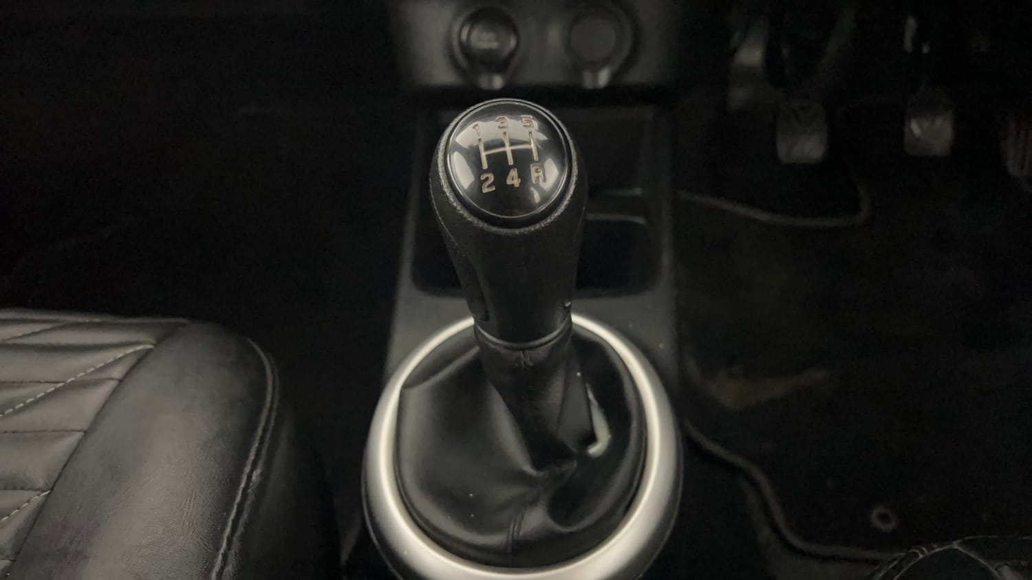 Used 2024 Maruti Suzuki Celerio ZXi Petrol Manual interior GEAR  KNOB VIEW
