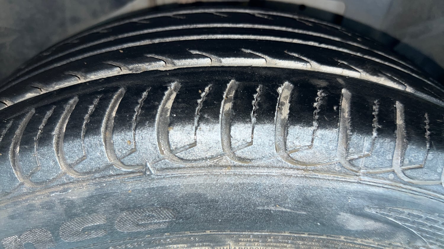Used 2019 Ford EcoSport Titanium 1.5L Ti-VCT Petrol Manual tyres RIGHT FRONT TYRE TREAD VIEW