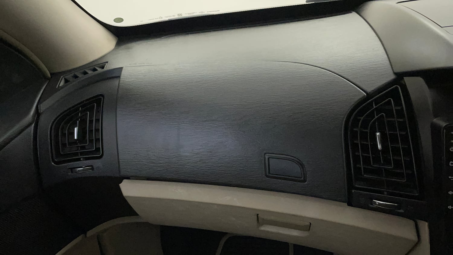 Used 2016 Mahindra XUV500 W8 AT Diesel Automatic top_features Side airbags