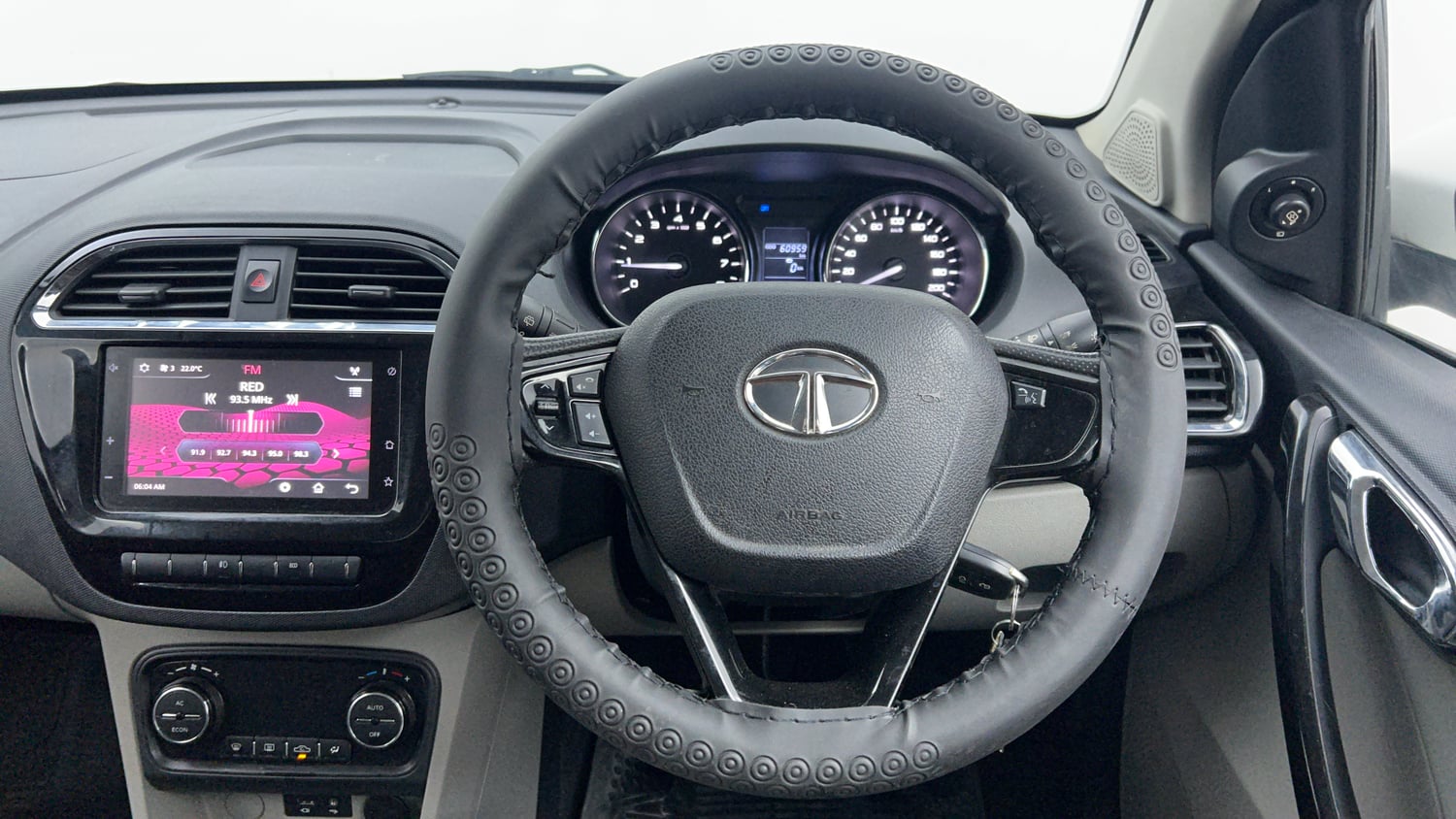 Used 2019 Tata Tiago Revotron XZ Plus Petrol Manual interior STEERING VIEW