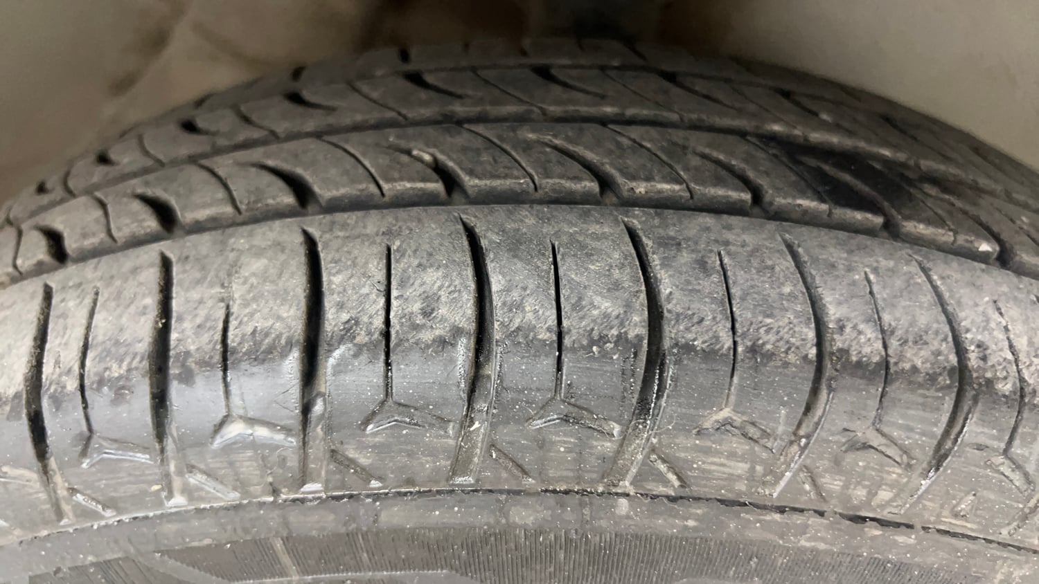 Used 2016 Maruti Suzuki Alto 800 VXi Petrol Manual tyres RIGHT FRONT TYRE TREAD VIEW