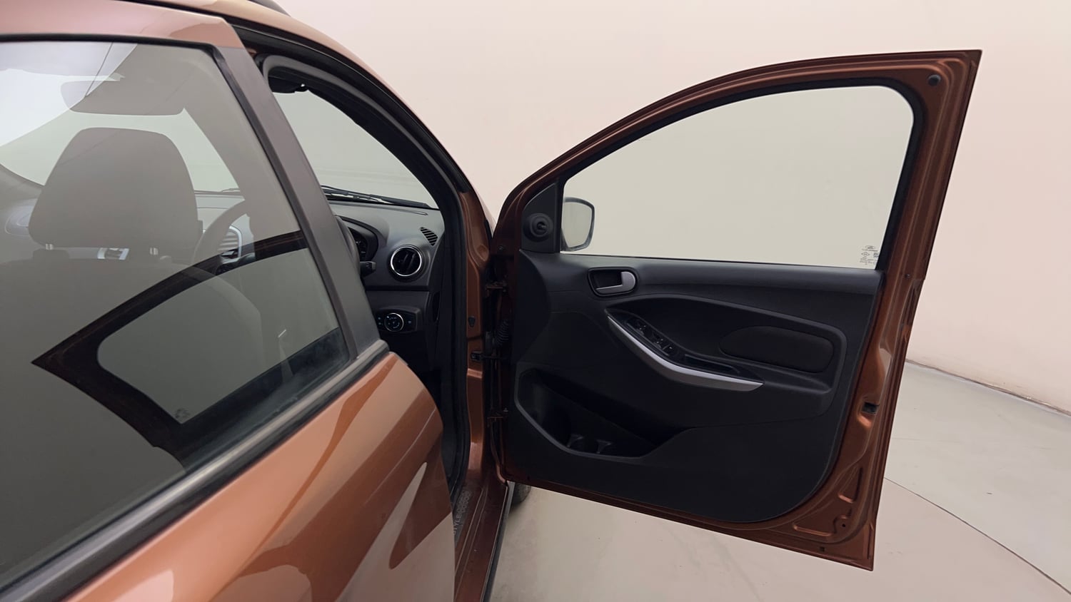 Used 2018 Ford Freestyle Trend 1.2 Ti-VCT Petrol Manual interior RIGHT FRONT DOOR OPEN VIEW
