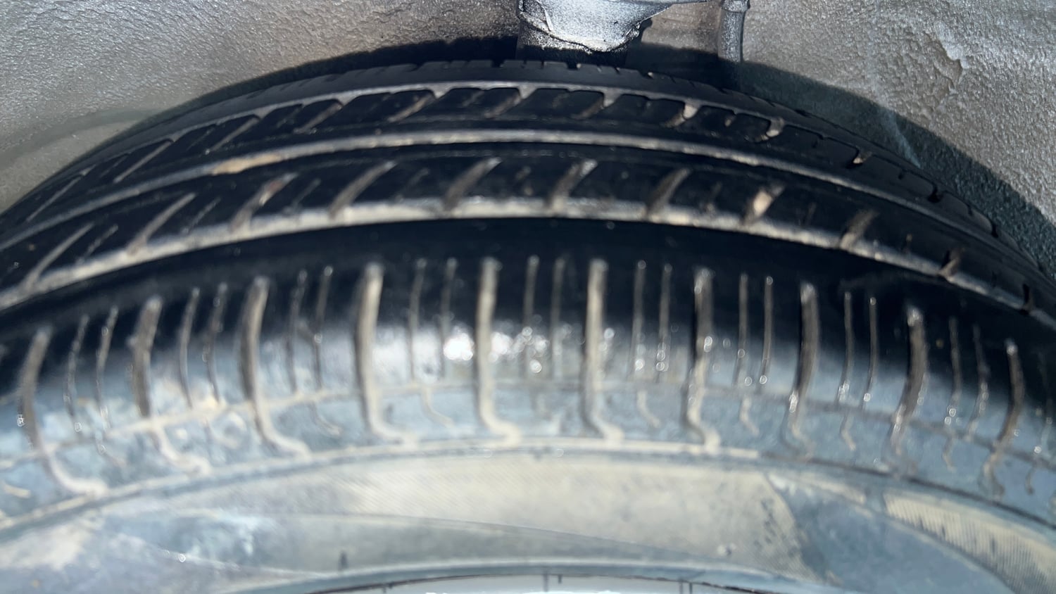 Used 2016 Maruti Suzuki Alto 800 Vxi Petrol Manual tyres LEFT FRONT TYRE TREAD VIEW