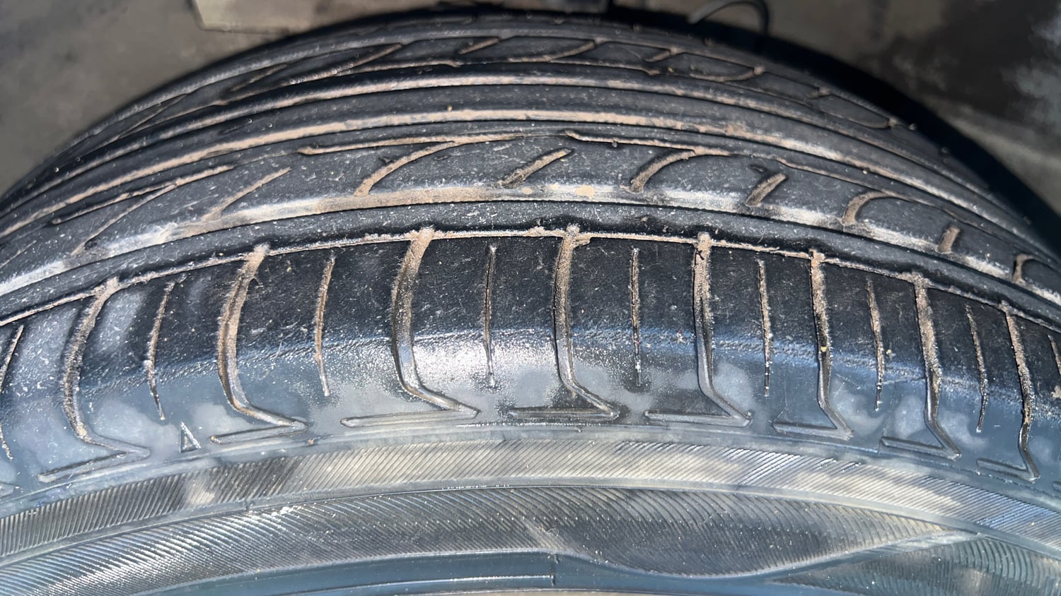 Used 2019 Hyundai Venue SX Plus 1.0 Turbo DCT Petrol Automatic tyres LEFT FRONT TYRE TREAD VIEW