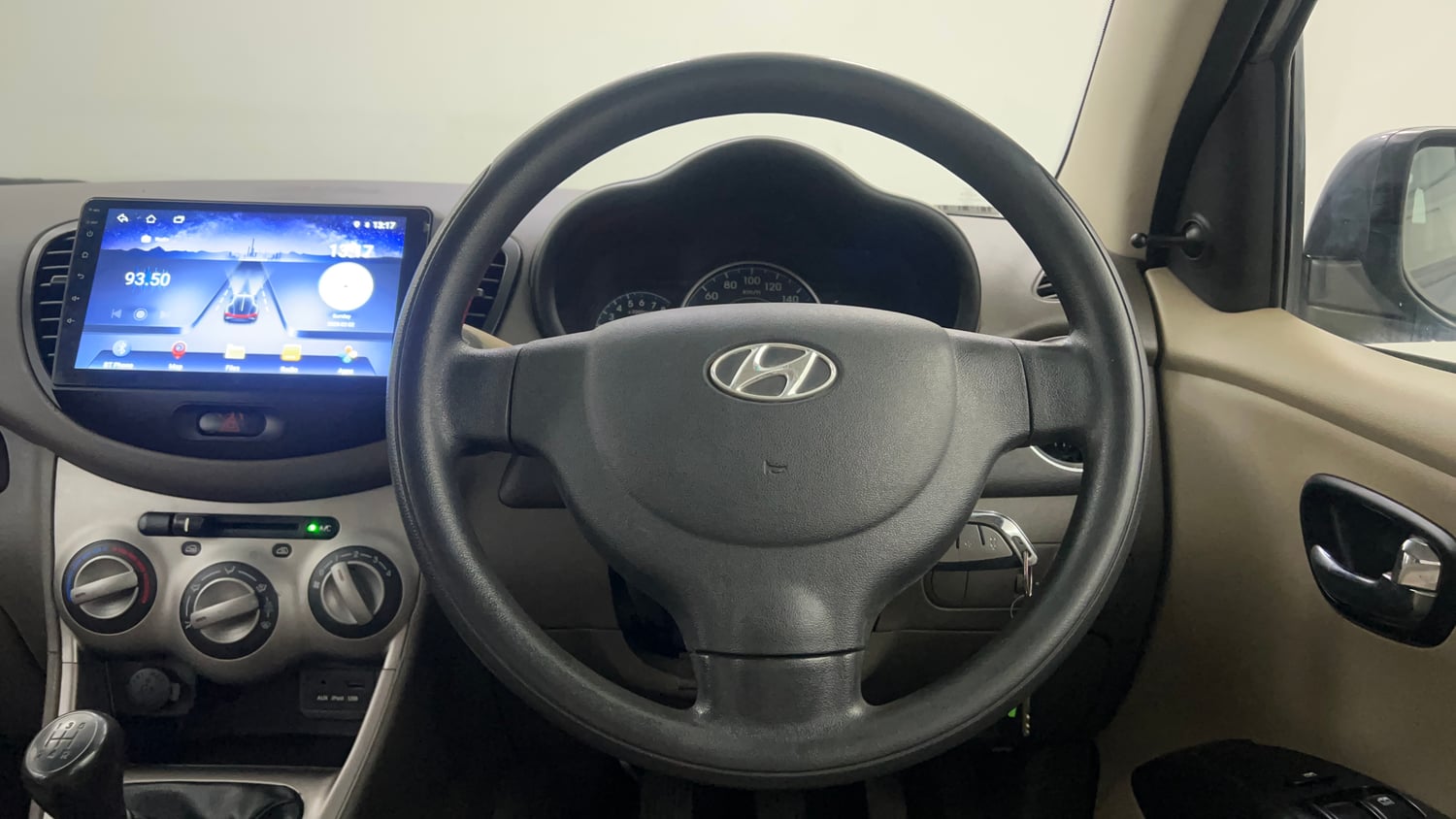 Used 2014 Hyundai i10 Sportz 1.1 iRDE2 Petrol Manual interior STEERING VIEW