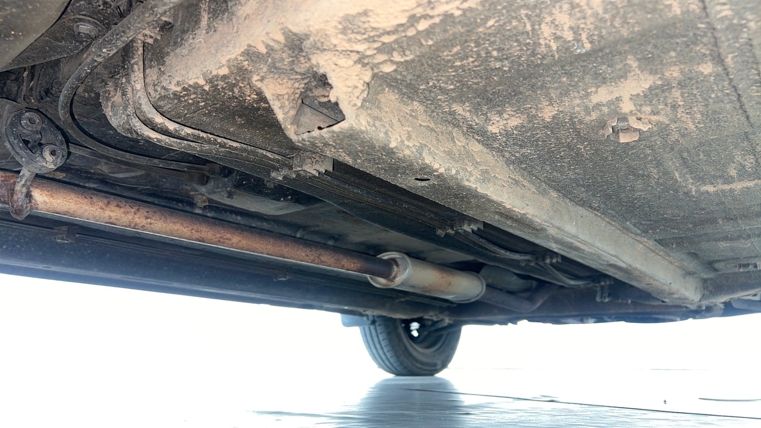 Used 2024 Renault Kwid RXT 1.0L Petrol Manual extra REAR RIGHT UNDERBODY VIEW