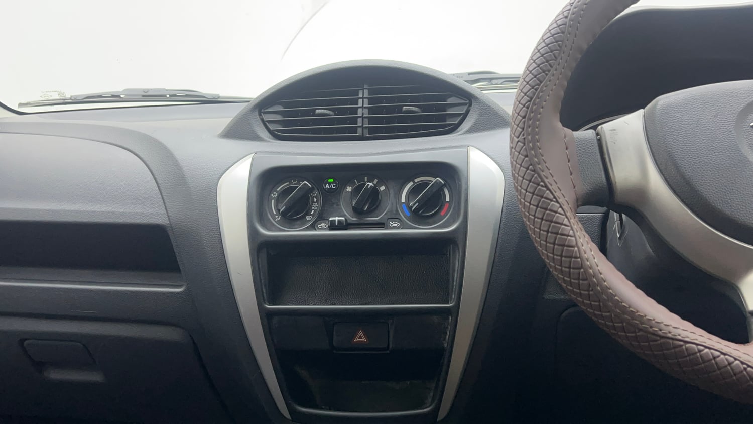 Used 2018 Maruti Suzuki Alto 800 LXi Petrol Manual interior MUSIC SYSTEM & AC CONTROL VIEW