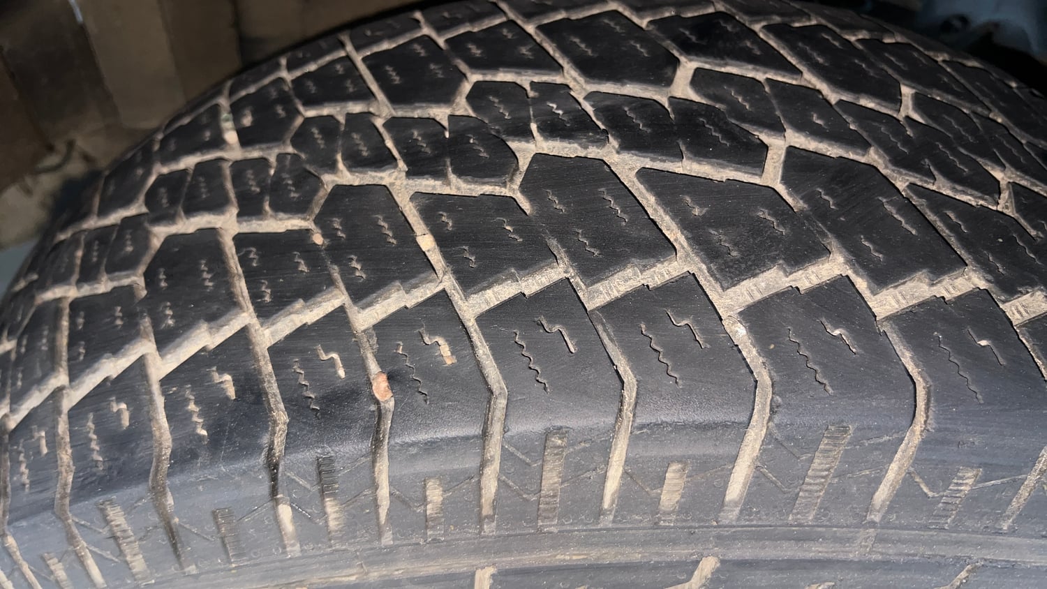 Used 2023 Mahindra Thar LX Hard Top Petrol AT RWD Petrol Automatic tyres RIGHT FRONT TYRE TREAD VIEW
