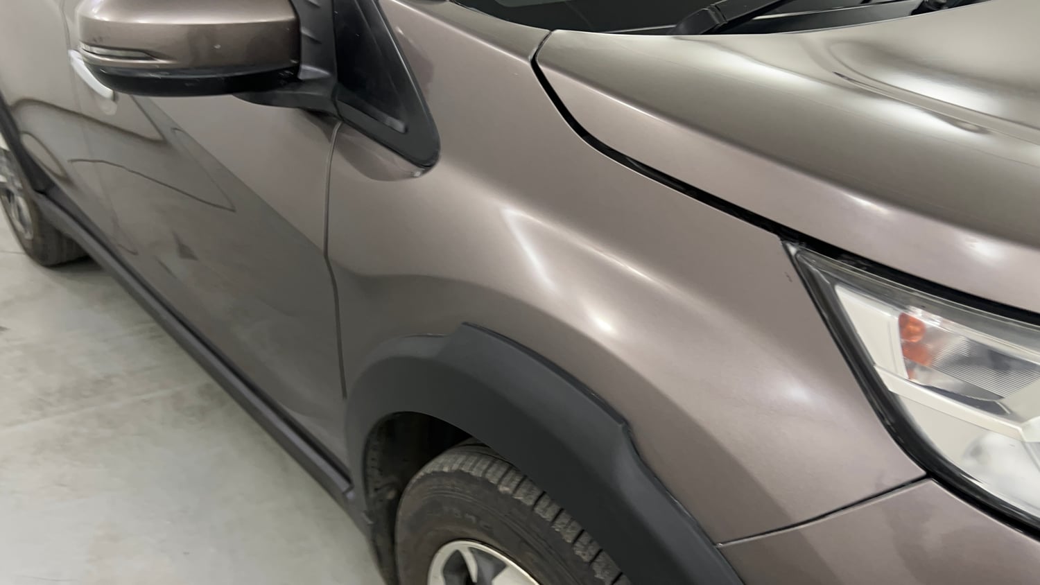 Used 2017 Honda BR-V V CVT Petrol Petrol Automatic dents MINOR SCRATCH