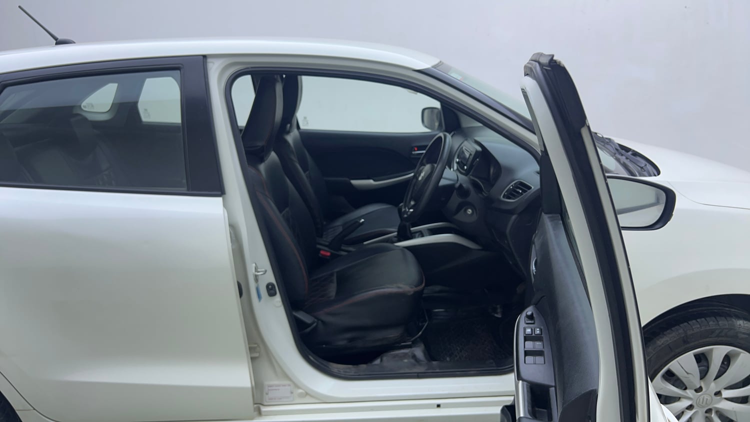 Used 2016 Maruti Suzuki Baleno Delta 1.2 Petrol Manual interior RIGHT SIDE FRONT DOOR CABIN VIEW