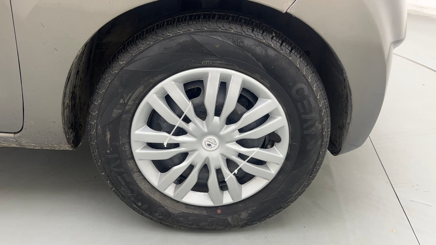 Used 2018 Datsun Redi-GO T (O) Petrol Manual tyres RIGHT FRONT TYRE RIM VIEW