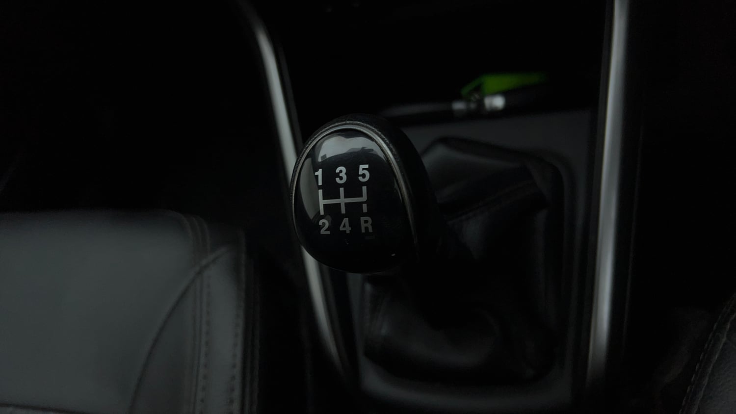 Used 2019 Ford EcoSport Titanium 1.5L Ti-VCT Petrol Manual interior GEAR  KNOB VIEW