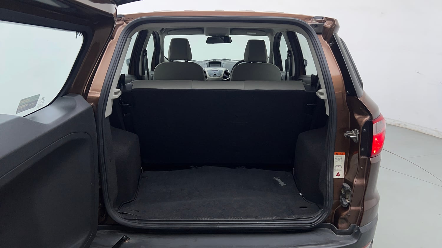 Used 2016 Ford EcoSport Ambiente 1.5L Ti-VCT Petrol Manual interior DICKY INSIDE VIEW