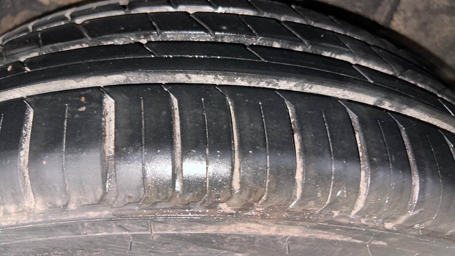 Used 2022 Renault Triber RXZ EASY-R AMT Petrol Automatic tyres LEFT REAR TYRE TREAD VIEW