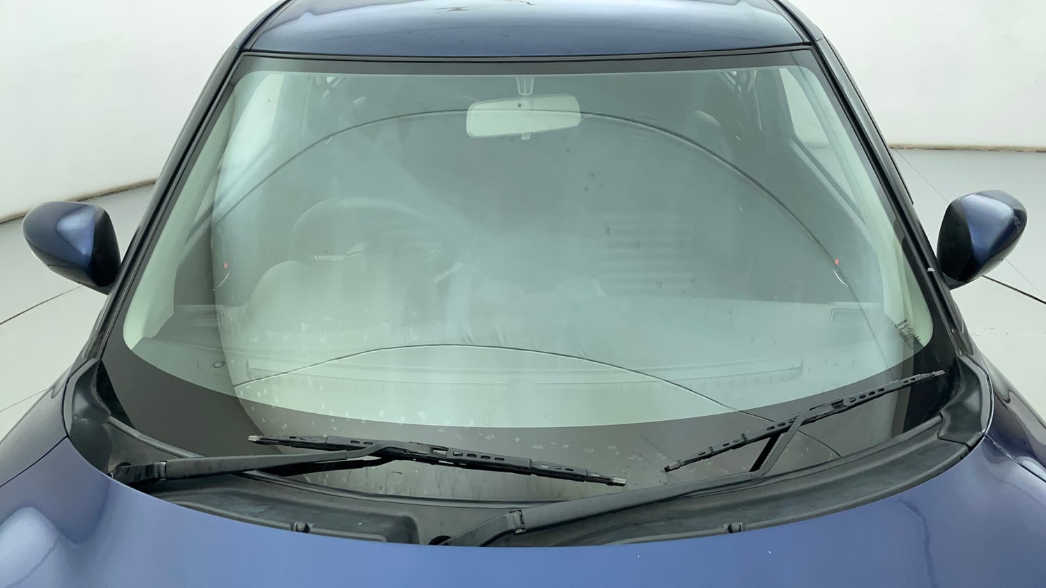 Used 2021 Maruti Suzuki Swift ZXi Petrol Manual exterior FRONT WINDSHIELD VIEW