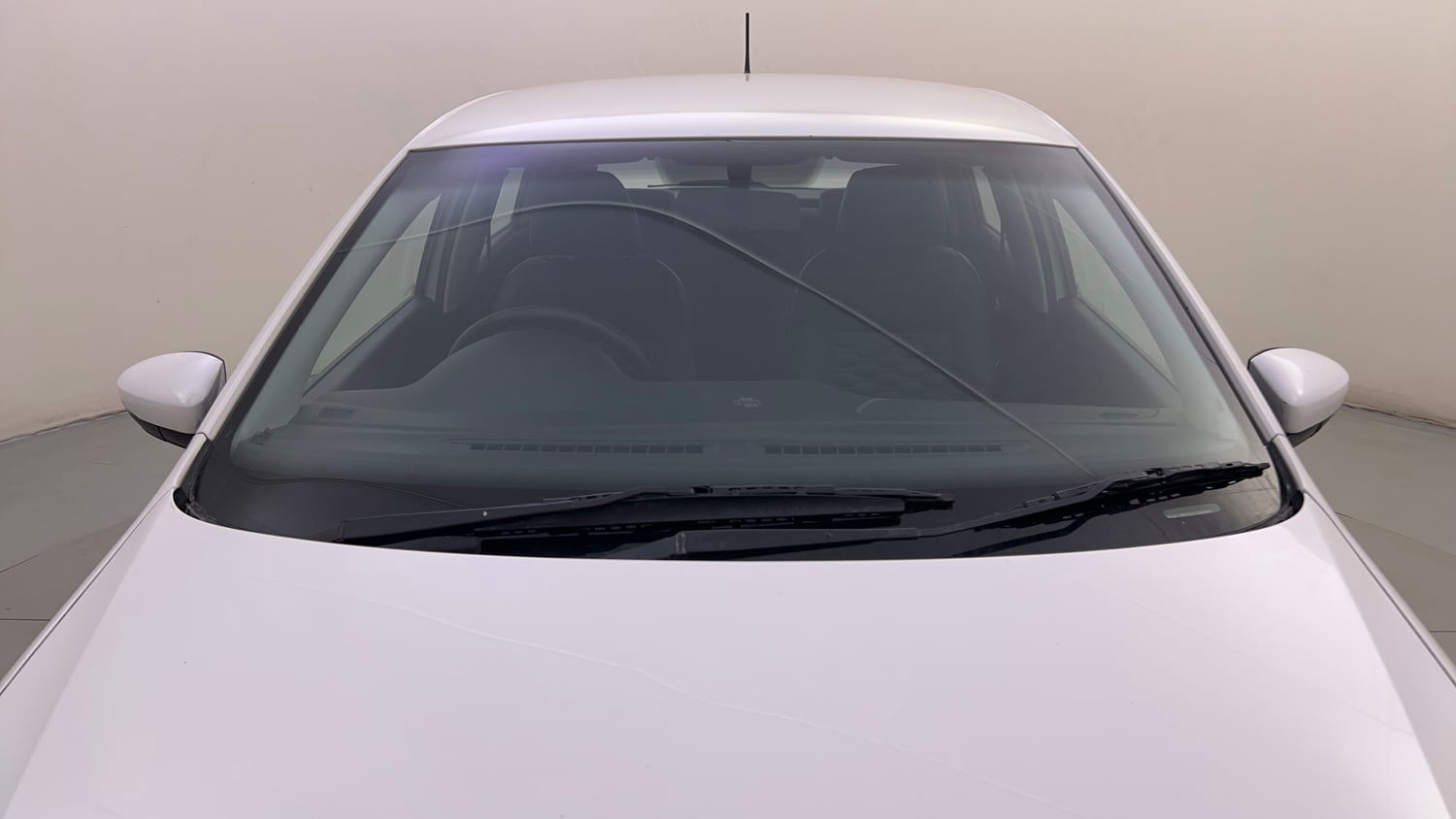 Used 2018 Volkswagen Polo Comfortline 1.0L (P) Petrol Manual exterior FRONT WINDSHIELD VIEW