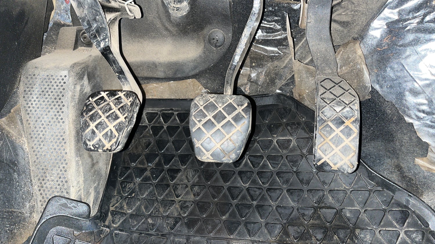 Used 2021 Volkswagen Polo Highline Plus 1.0L TSI Petrol Manual interior PEDALS VIEW