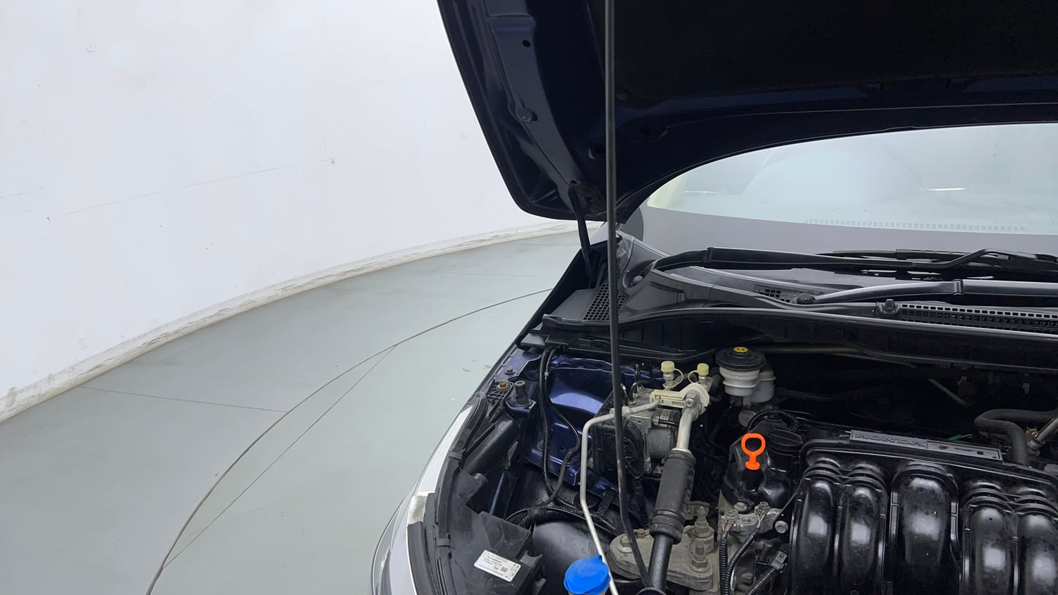 Used 2023 Honda City V Petrol MT Petrol Manual engine ENGINE RIGHT SIDE HINGE & APRON VIEW
