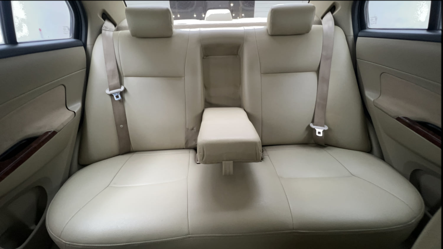 Used 2015 Maruti Suzuki Swift Dzire ZXI Petrol Manual interior REAR SEAT CONDITION VIEW