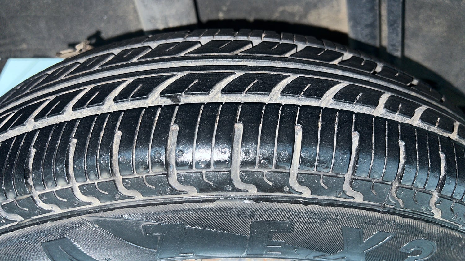 Used 2018 Datsun Redi-GO T (O) Petrol Manual tyres RIGHT REAR TYRE TREAD VIEW
