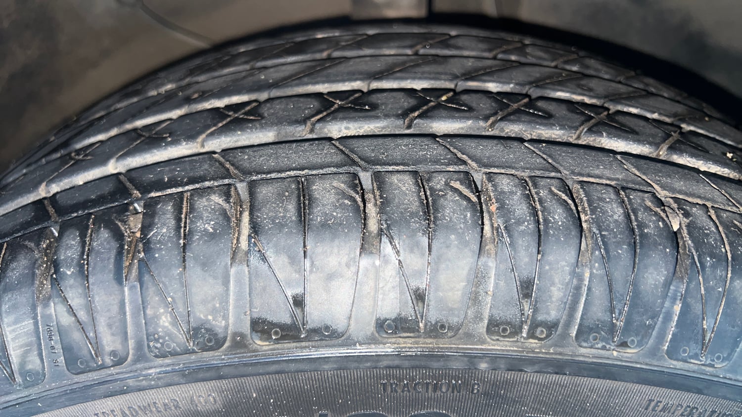 Used 2020 Kia Sonet GTX Plus 1.5 AT Diesel Automatic tyres RIGHT FRONT TYRE TREAD VIEW