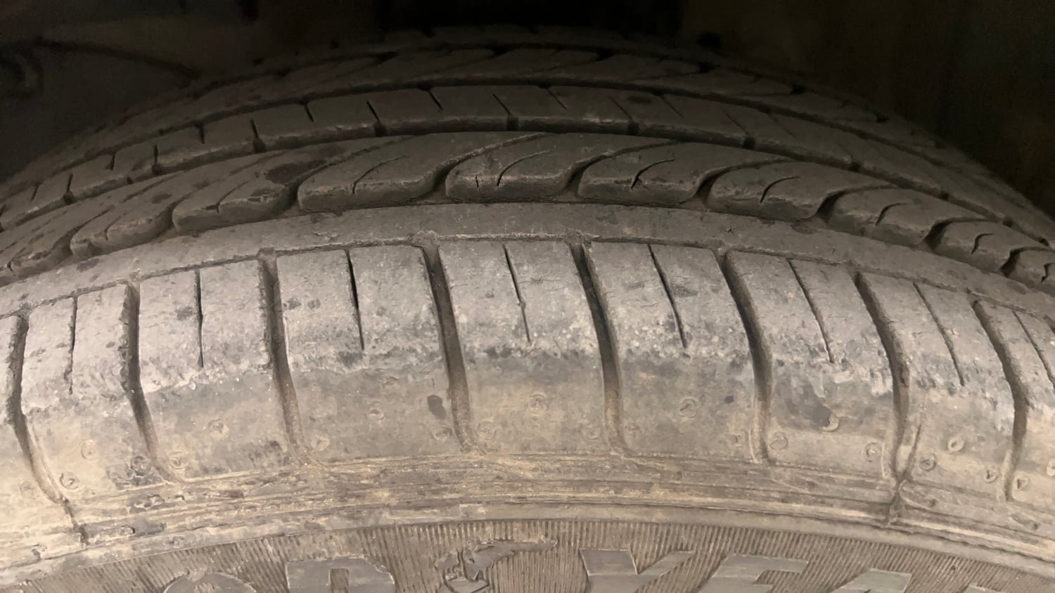 Used 2017 Honda BR-V V CVT Petrol Petrol Automatic tyres LEFT FRONT TYRE TREAD VIEW