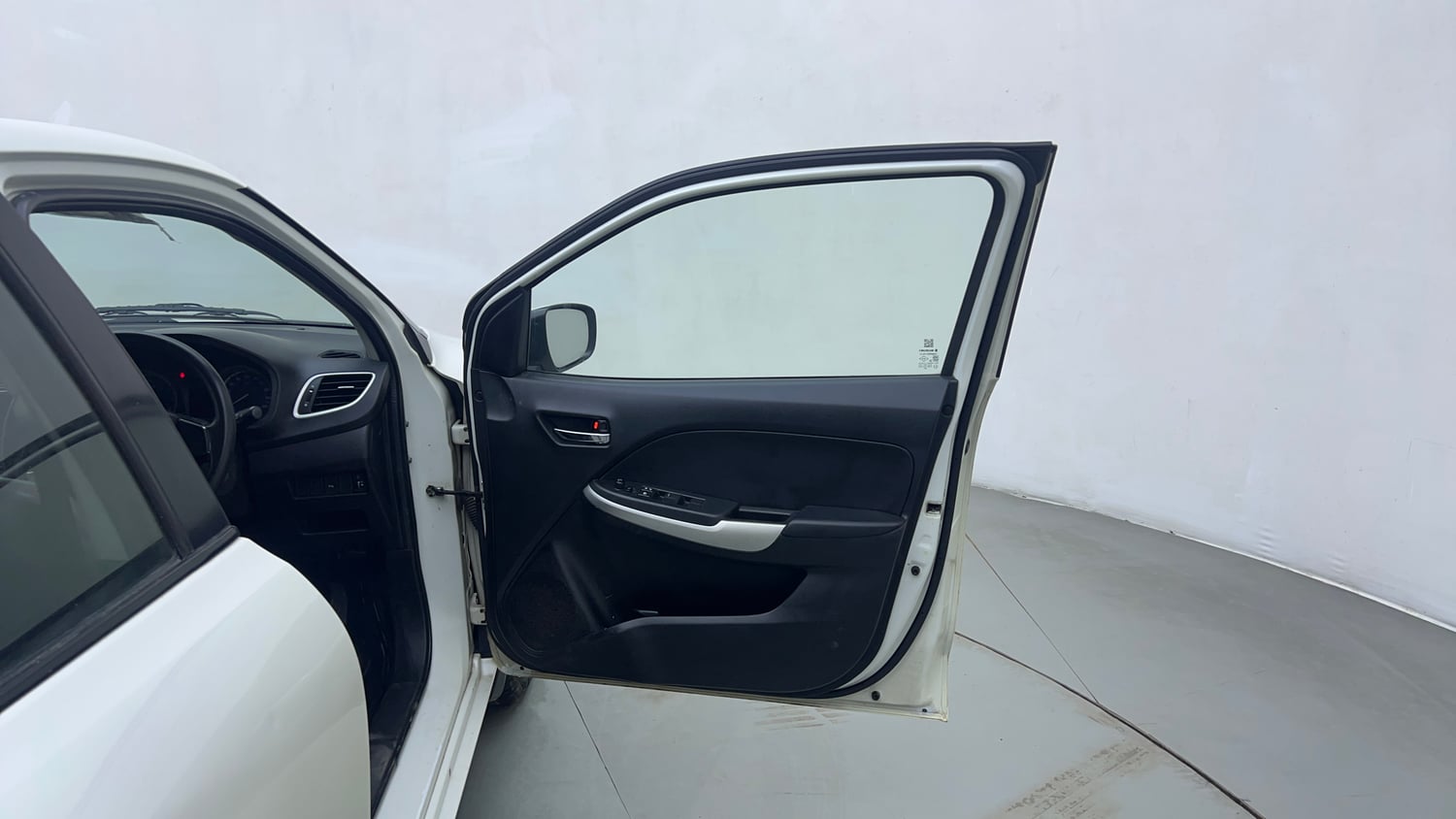 Used 2016 Maruti Suzuki Baleno Delta 1.2 Petrol Manual interior RIGHT FRONT DOOR OPEN VIEW