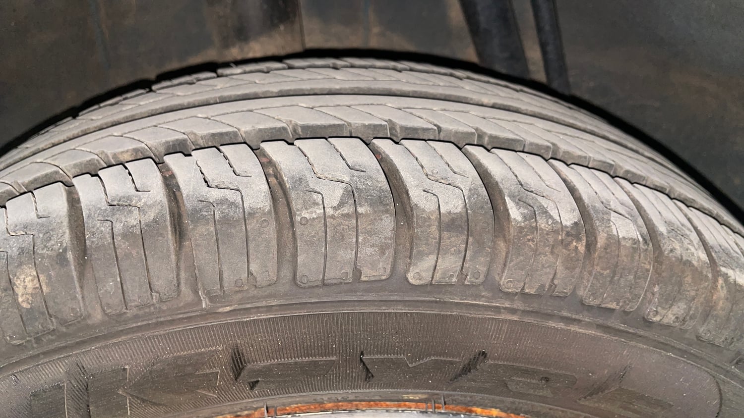 Used 2021 Renault Kwid CLIMBER 1.0 AMT Opt Petrol Automatic tyres RIGHT REAR TYRE TREAD VIEW