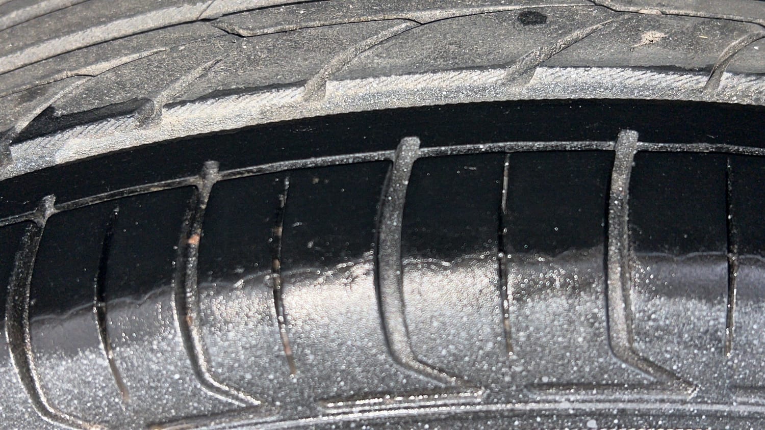 Used 2013 Honda Brio S MT Petrol Manual tyres RIGHT REAR TYRE TREAD VIEW