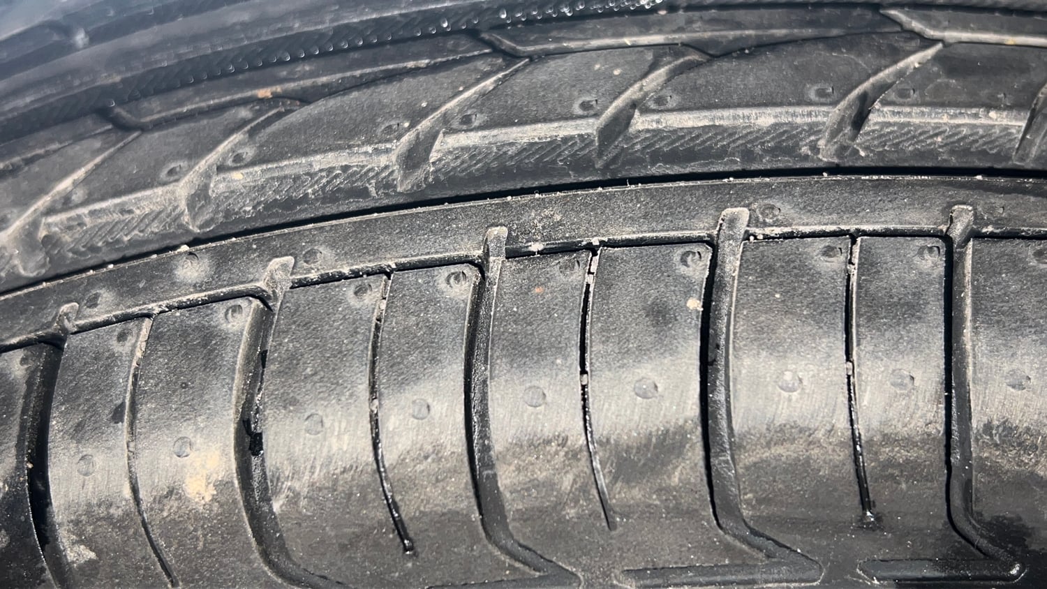 Used 2018 Hyundai Grand i10 Sportz 1.2 Kappa VTVT Petrol Manual tyres RIGHT FRONT TYRE TREAD VIEW