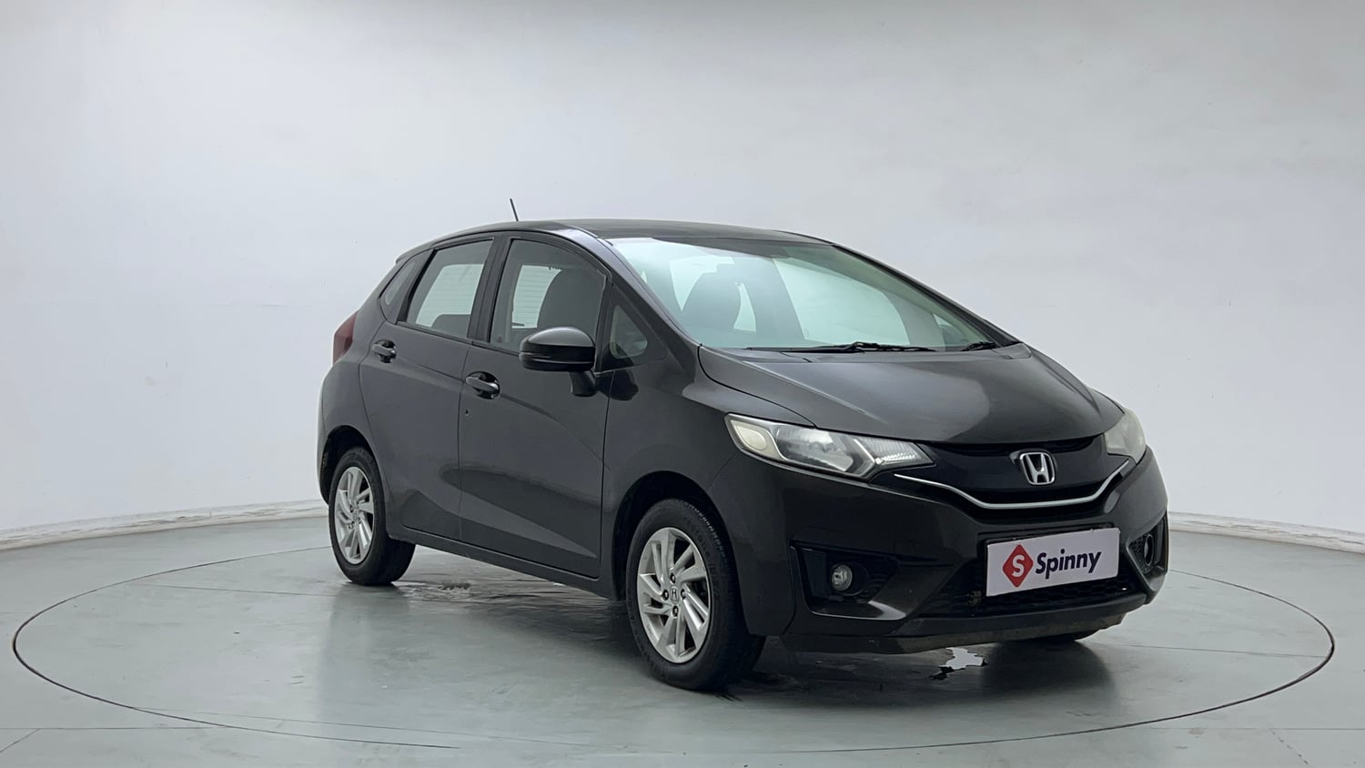 Used 2016 Honda Jazz V Petrol Petrol Manual exterior RIGHT FRONT CORNER VIEW