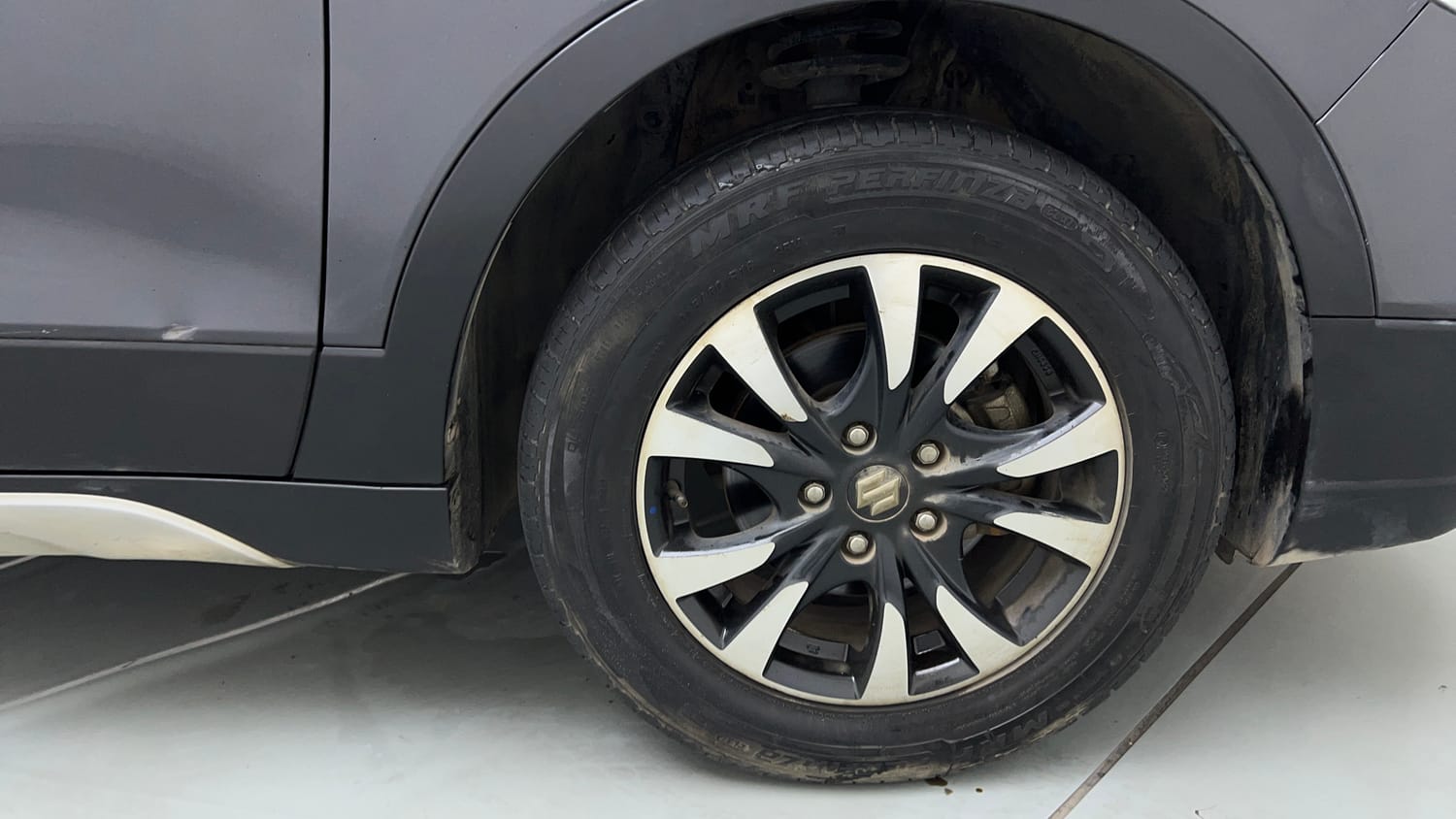 Used 2020 Maruti Suzuki S-Cross Zeta Petrol Manual tyres RIGHT FRONT TYRE RIM VIEW