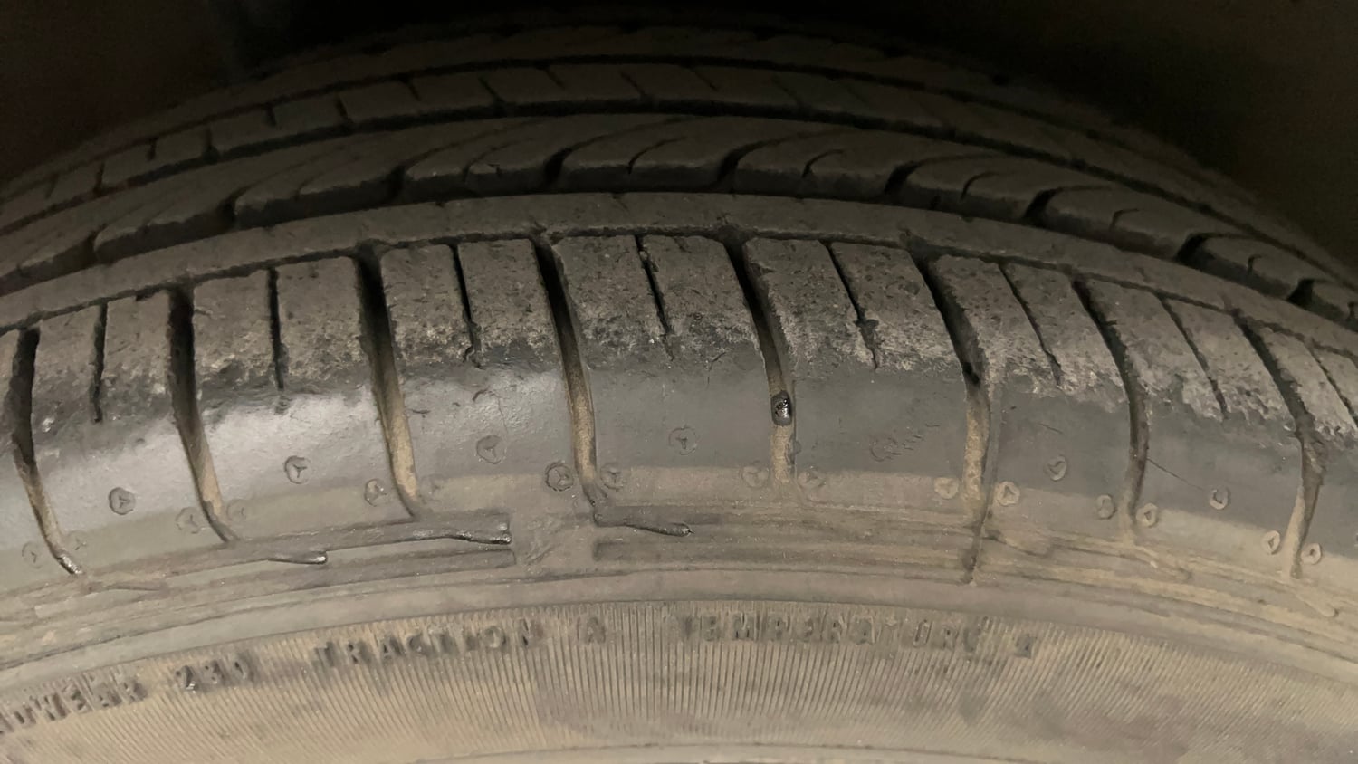 Used 2017 Honda BR-V V CVT Petrol Petrol Automatic tyres RIGHT REAR TYRE TREAD VIEW