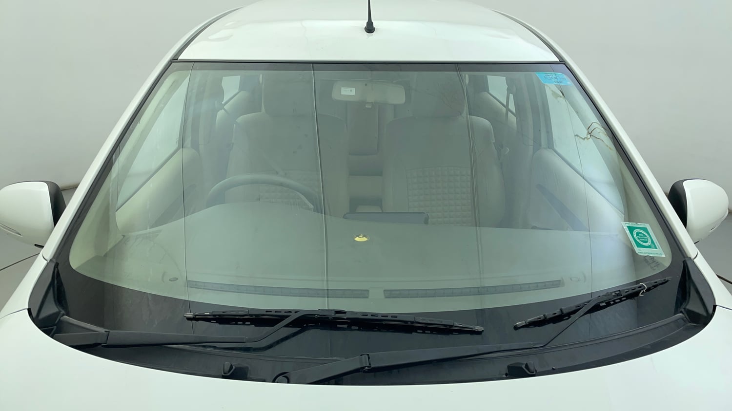 Used 2022 Maruti Suzuki Ertiga ZXi AT Petrol Automatic exterior FRONT WINDSHIELD VIEW