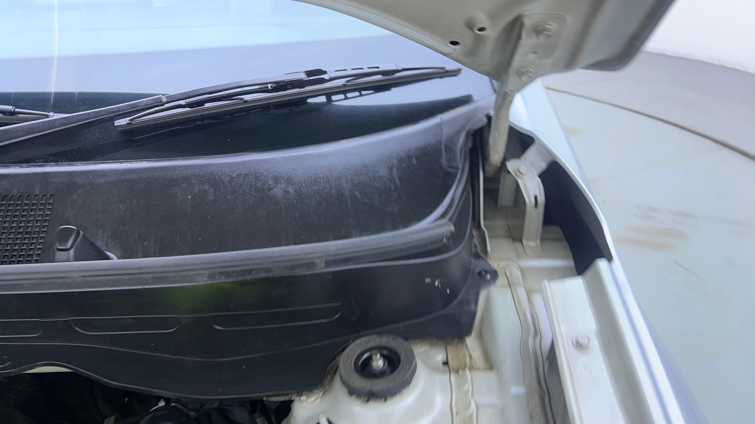 Used 2021 Hyundai Venue SX Plus 1.0 Turbo DCT Petrol Automatic engine ENGINE LEFT SIDE HINGE & APRON VIEW
