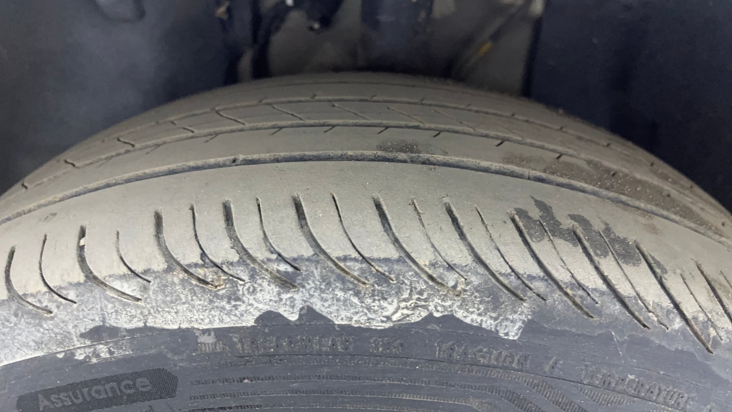 Used 2022 Tata Altroz XZ Petrol Petrol Manual tyres LEFT FRONT TYRE TREAD VIEW