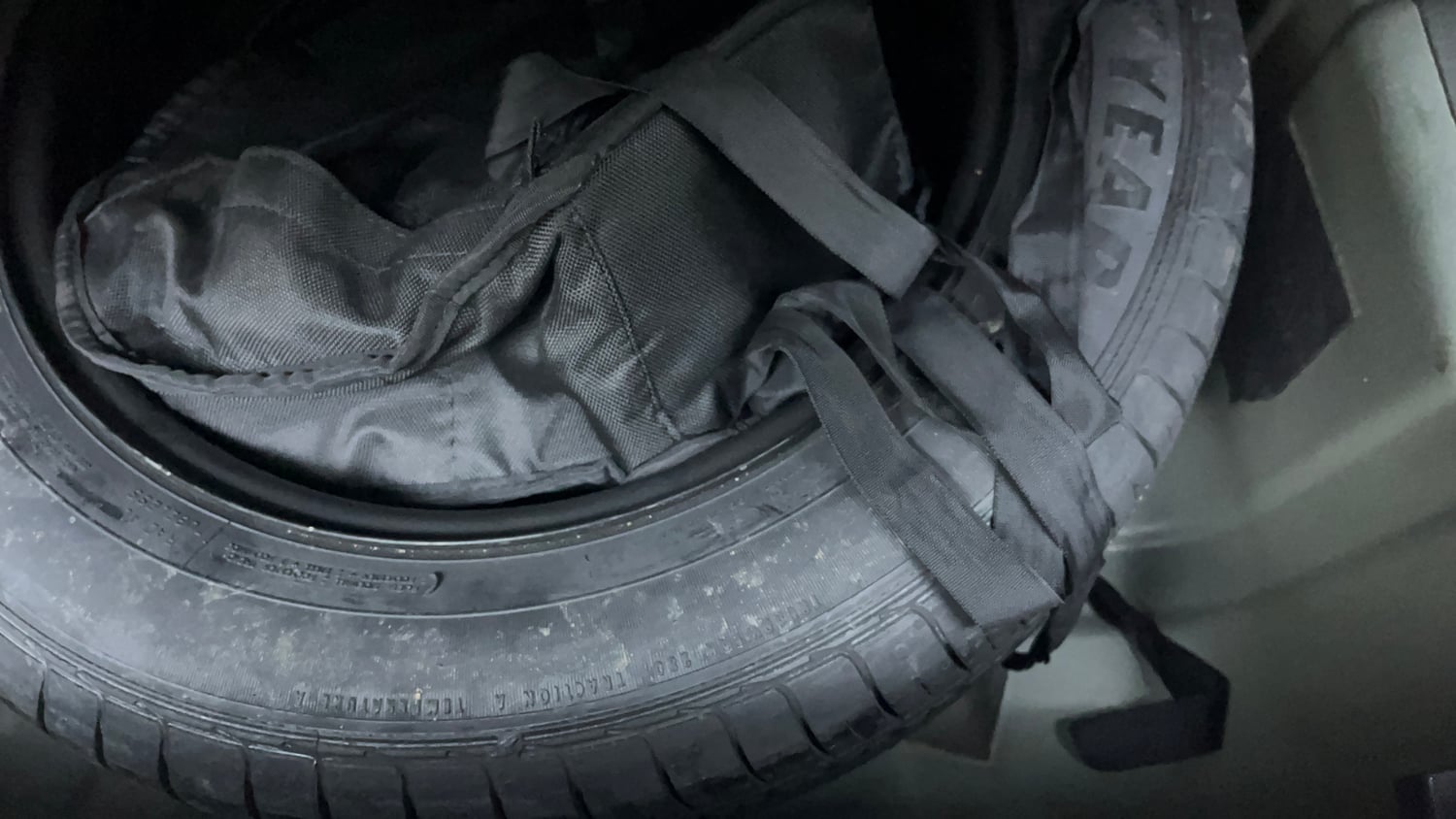 Used 2022 Tata Nexon XMA Petrol Automatic tyres SPARE TYRE VIEW