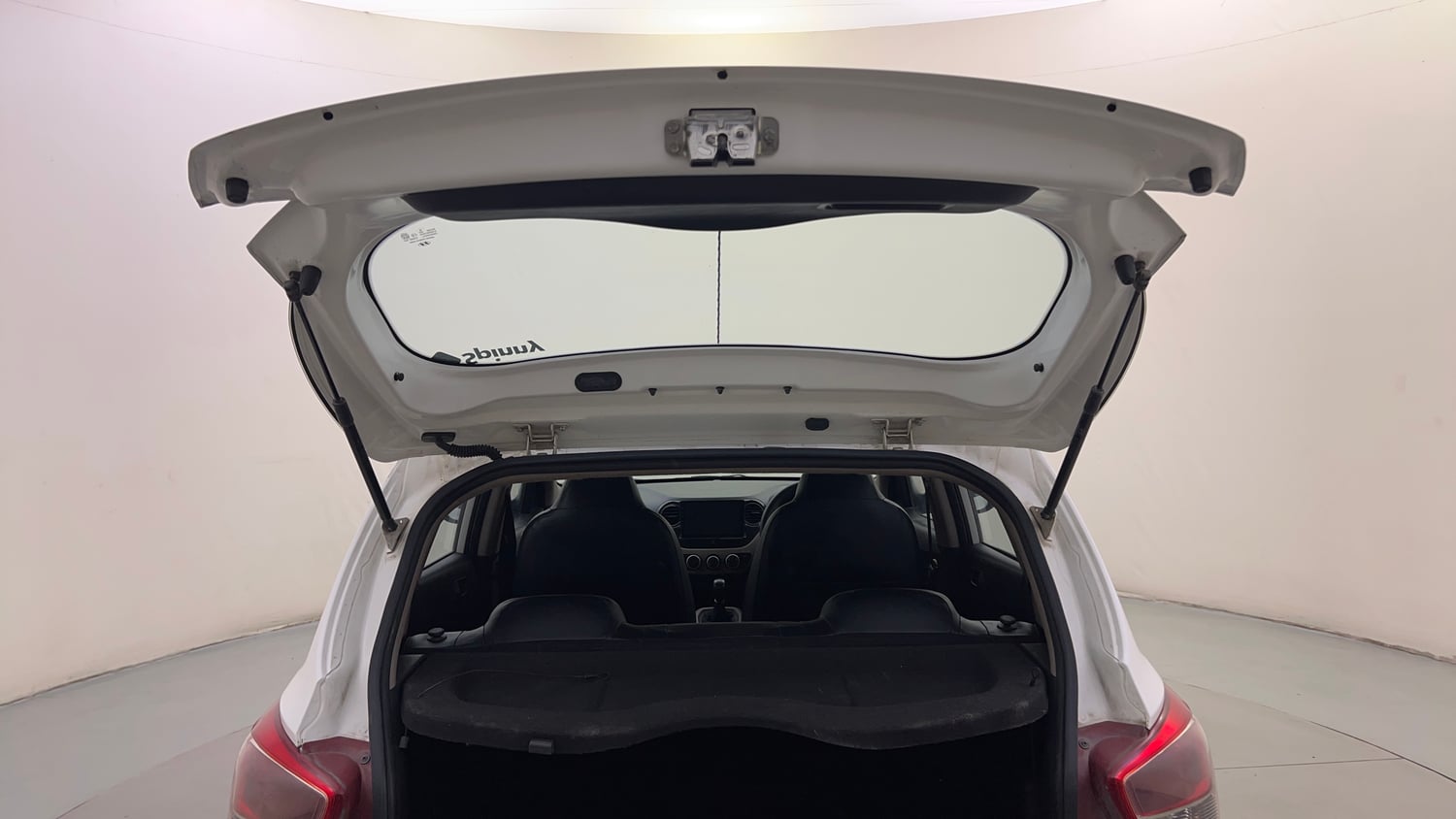 Used 2018 Hyundai Grand i10 Magna 1.2 Kappa VTVT Petrol Manual interior DICKY DOOR OPEN VIEW