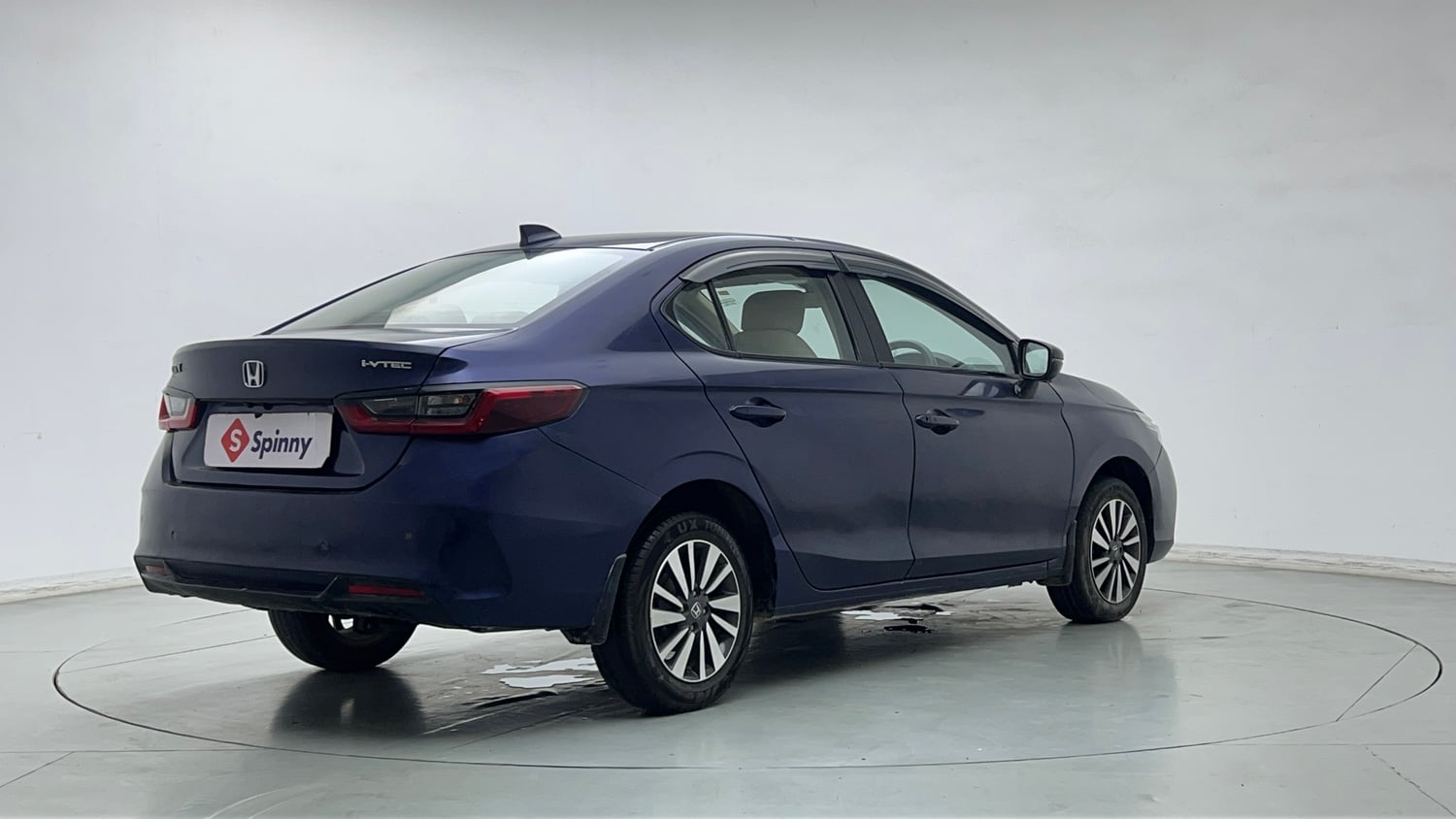 Used 2023 Honda City V Petrol MT Petrol Manual exterior RIGHT REAR CORNER VIEW