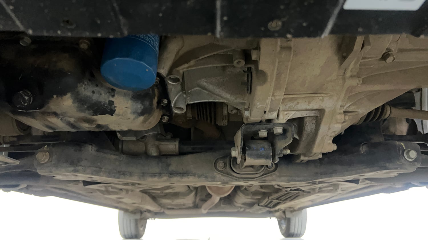 Used 2024 Hyundai Aura SX 1.2 CNG Cng Manual extra FRONT LEFT UNDERBODY VIEW