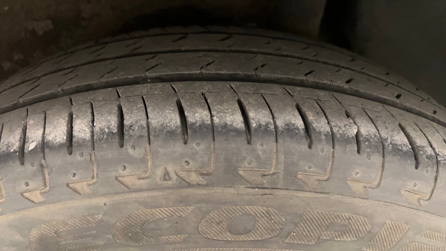 Used 2021 Maruti Suzuki Ignis Zeta 1.2 AMT Petrol Automatic tyres LEFT REAR TYRE TREAD VIEW