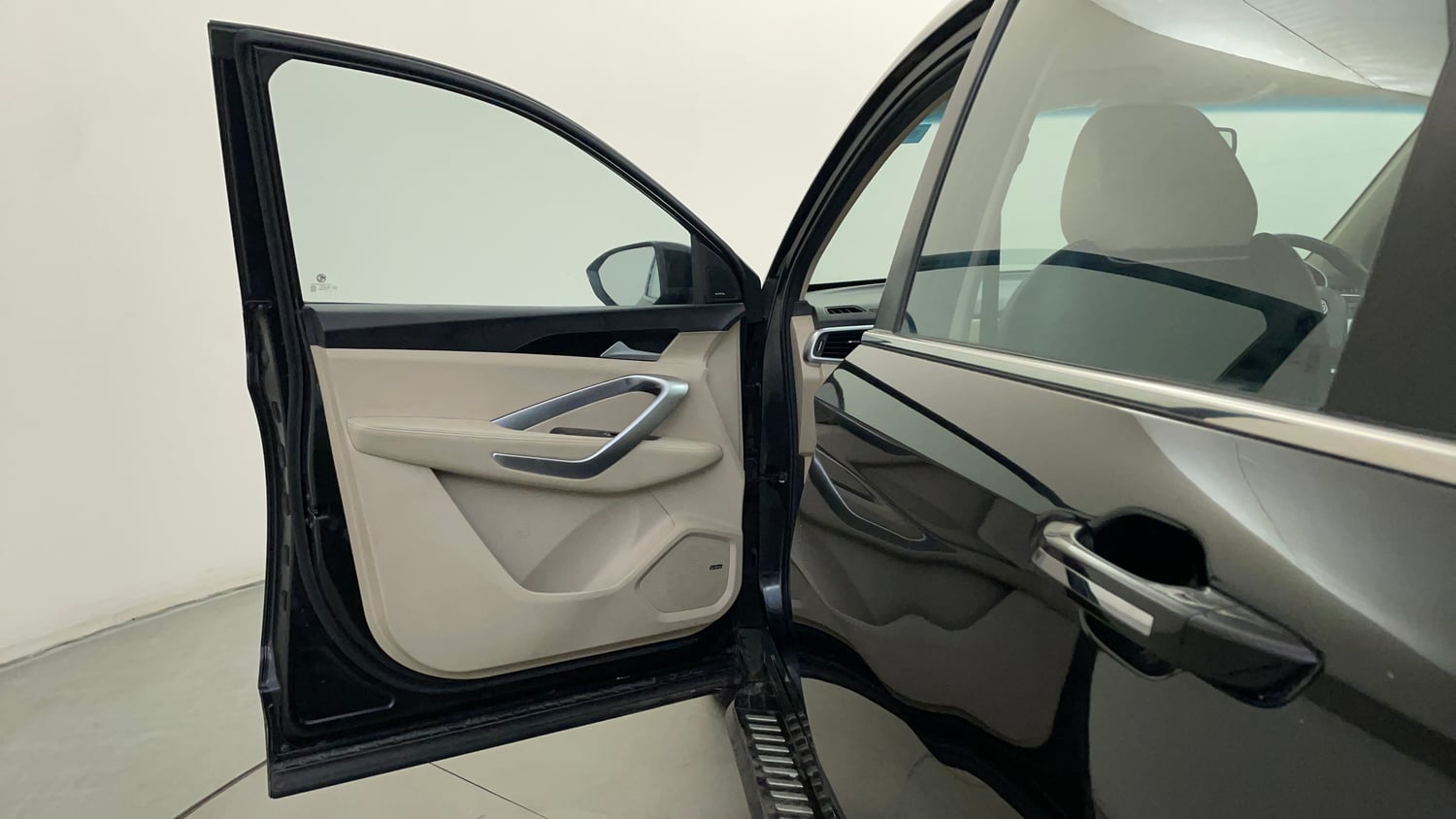 Used 2021 MG Motors Hector Sharp 1.5 Petrol CVT Petrol Automatic interior LEFT FRONT DOOR OPEN VIEW