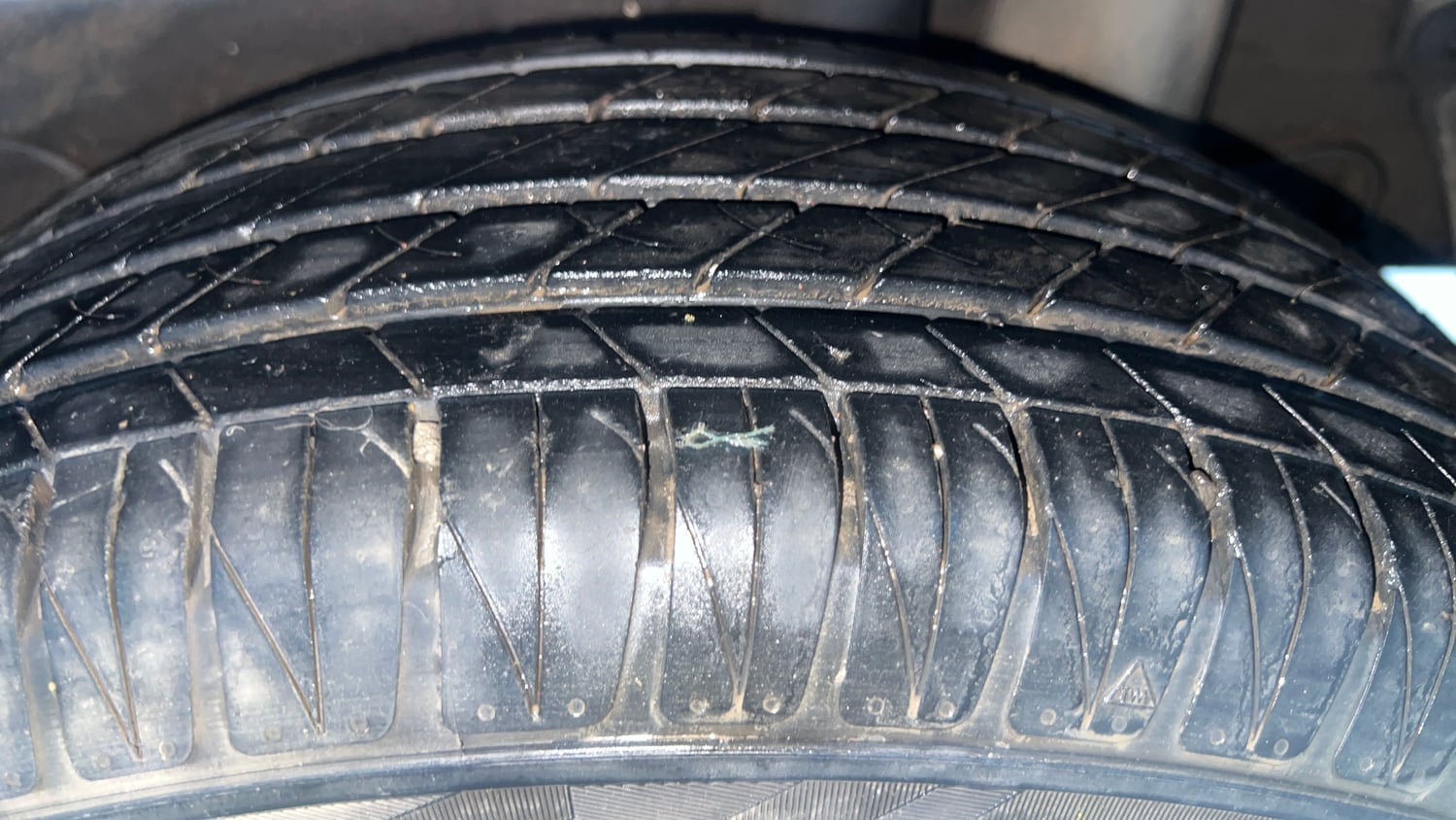 Used 2020 Kia Sonet GTX Plus 1.5 AT Diesel Automatic tyres LEFT REAR TYRE TREAD VIEW