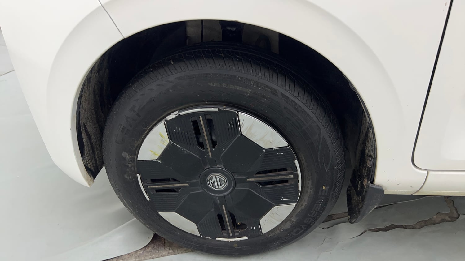 Used 2024 MG Motors Comet EV Excite FC Electric Automatic tyres LEFT FRONT TYRE RIM VIEW