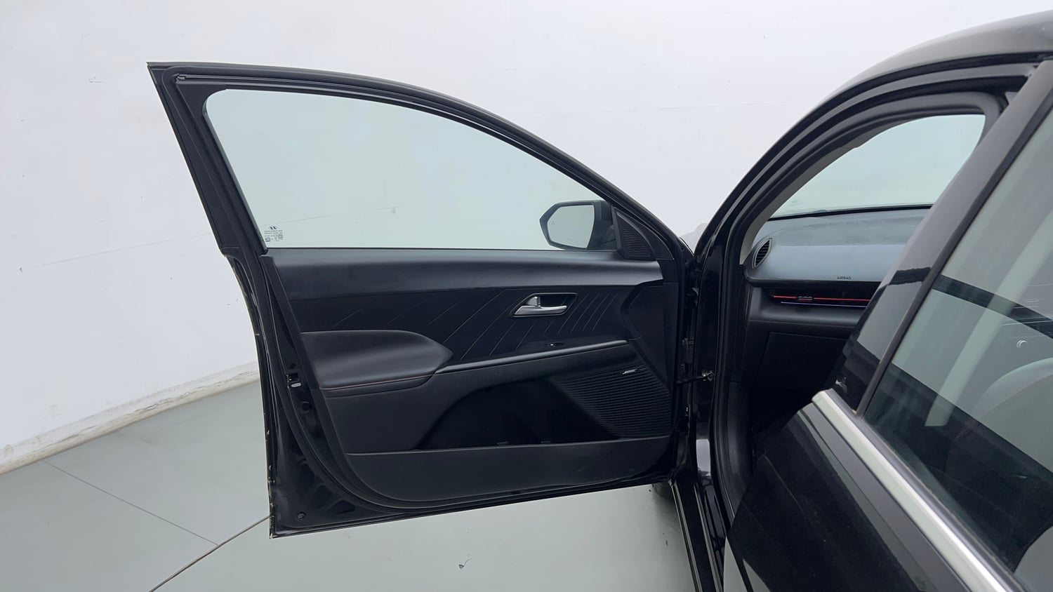 Used 2023 Hyundai Verna SX (O) 1.5 Turbo Petrol DCT Petrol Automatic interior LEFT FRONT DOOR OPEN VIEW
