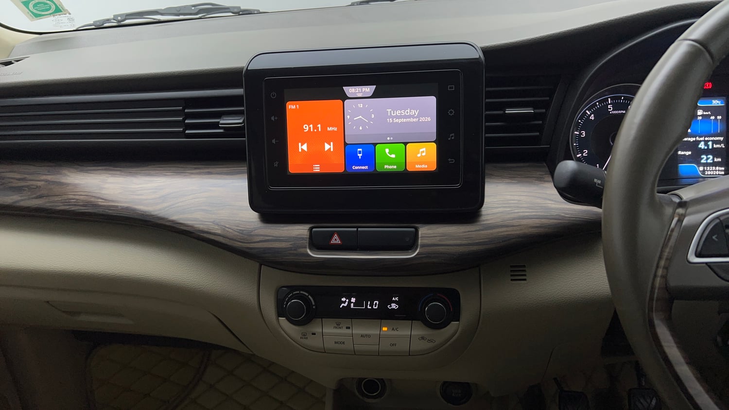 Used 2021 Maruti Suzuki New Ertiga ZXi Plus Petrol Manual top_features Integrated (in-dash) music system